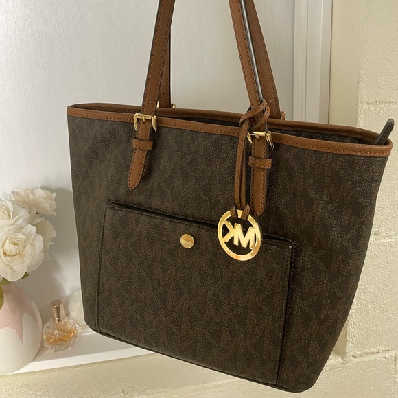 Michael Kors Jet Set Medium Monogram Tote - Picture 5 of 15